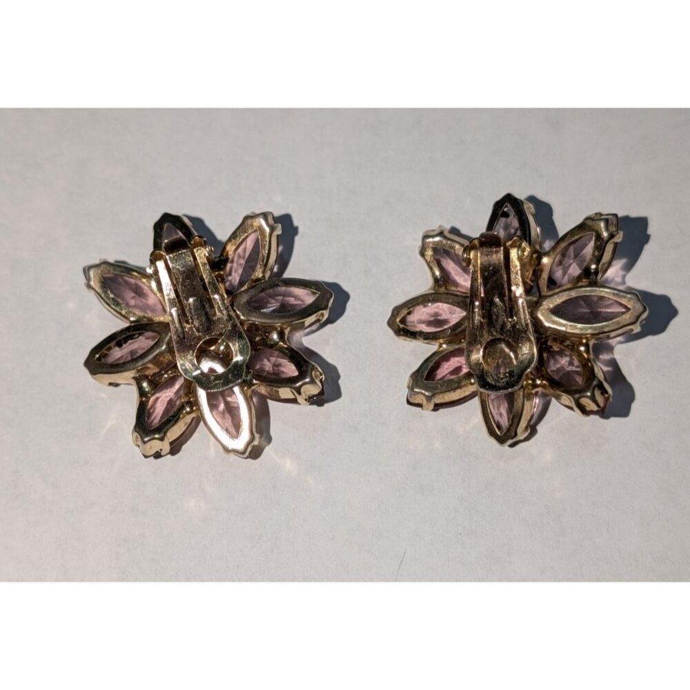 Vintage Flower Clip-On Earrings Purple Rhinestones Aurora Borealis Center - Picture 13 of 13
